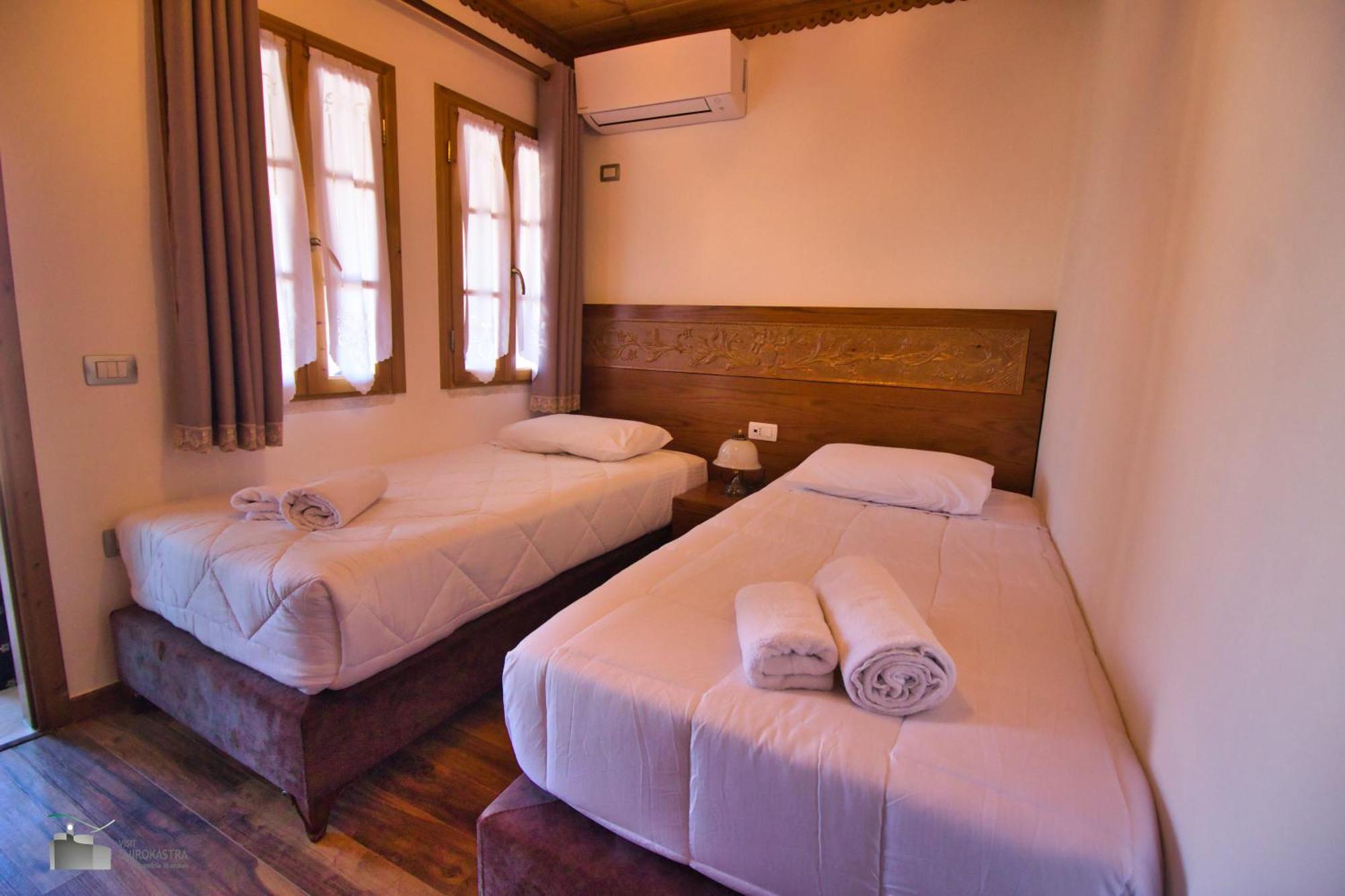 Boutique Hotel Praga Gjirokastër Habitación foto